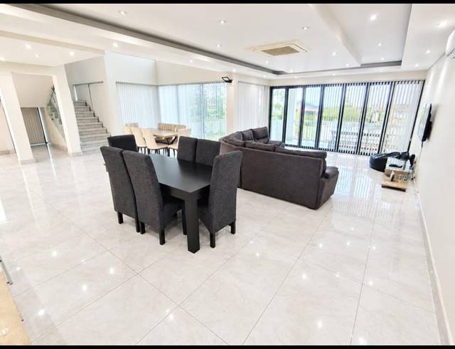 7 BEDROOM HOUSE FOR SALE IN BALLITO CENTRAL